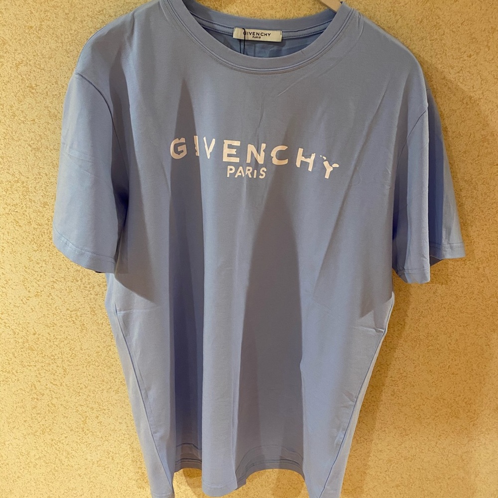 givenchy logo print tshirt